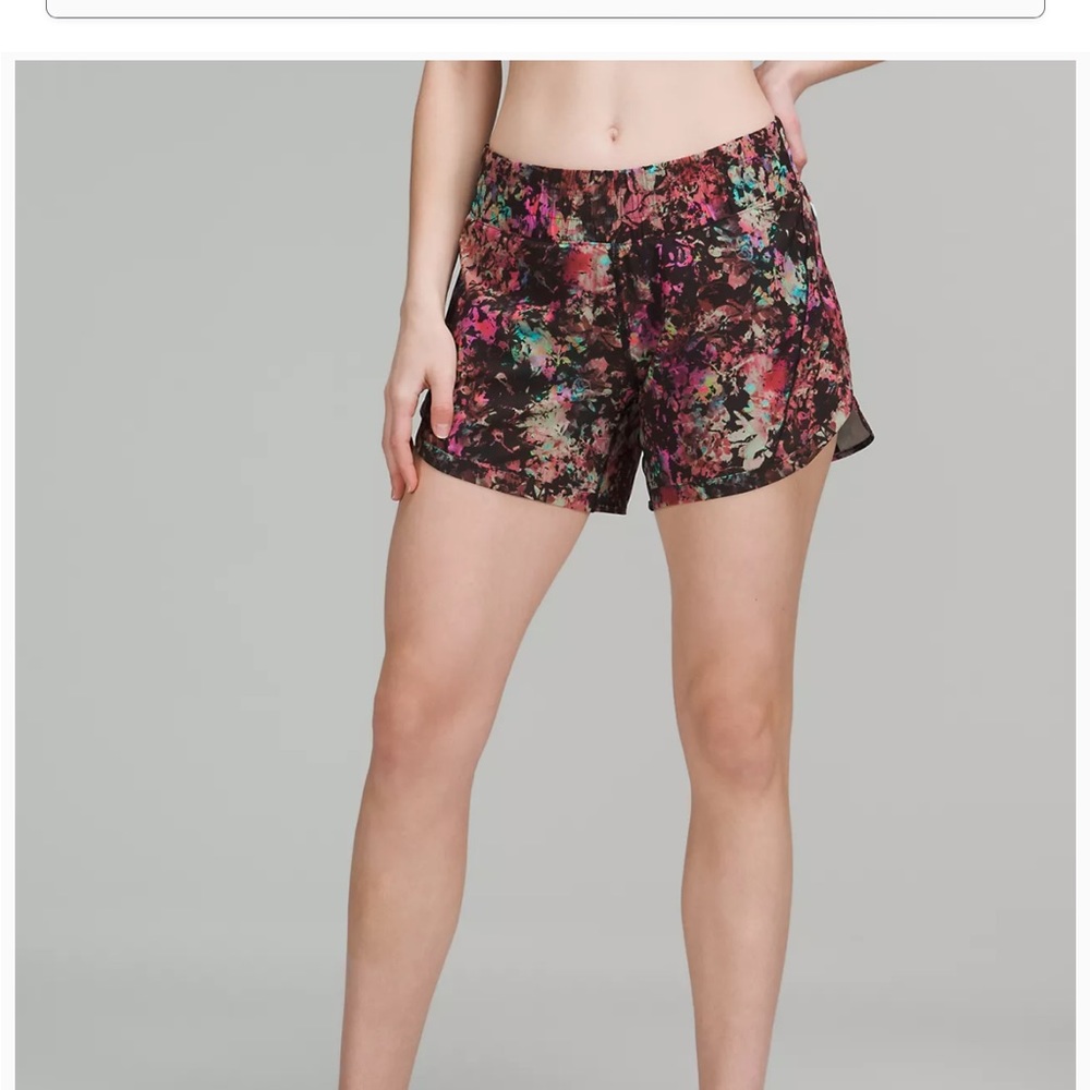 Lululemon Lined Track That Shorts 4” size 4